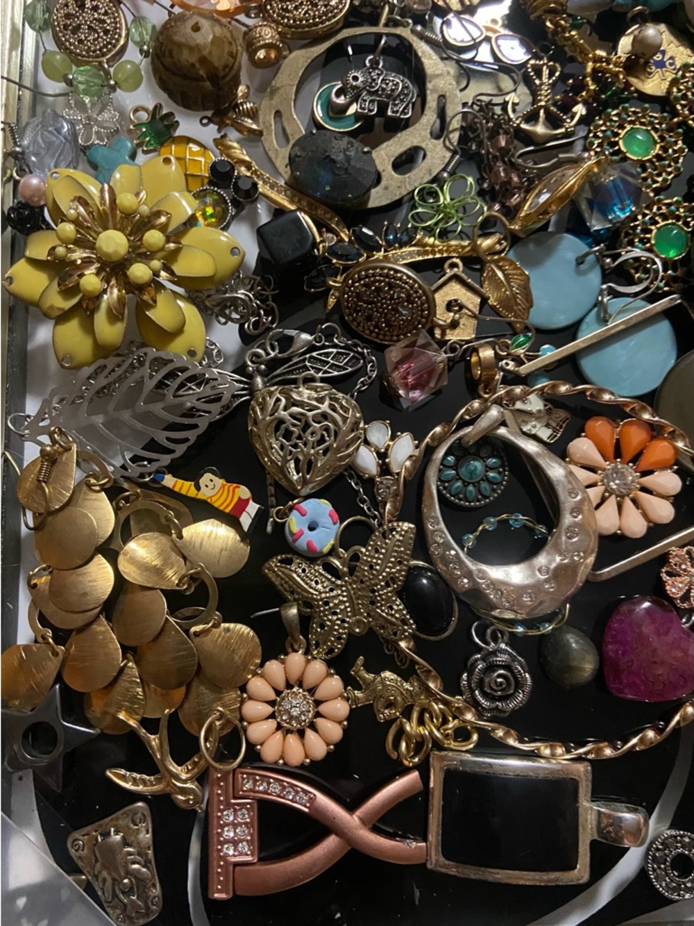 Junk/Craft/Broken Jewelry/ Single Earring/ Unsearched/ Lot View 5